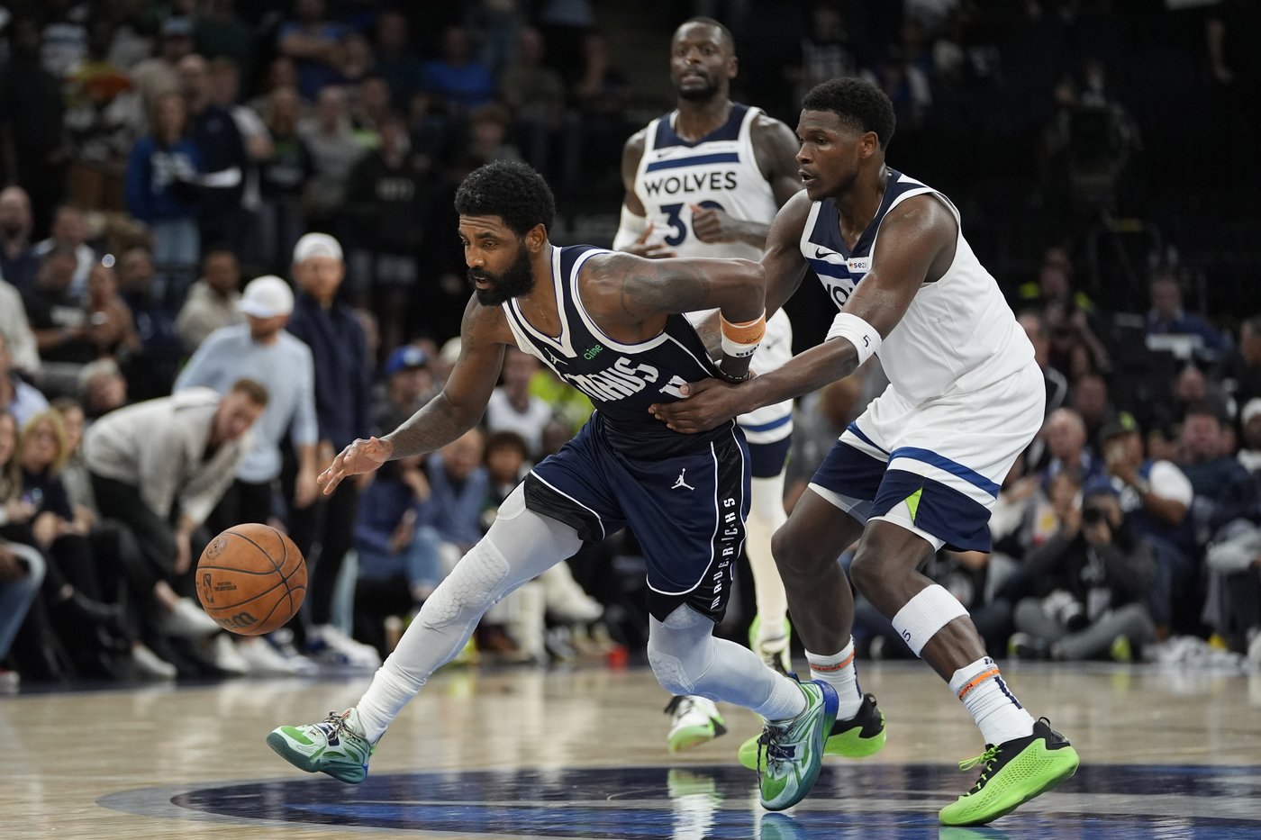 Mavericks hold off Timberwolves | iNFOnews.ca Mavericks hold off Timberwolves | iNFOnews.ca