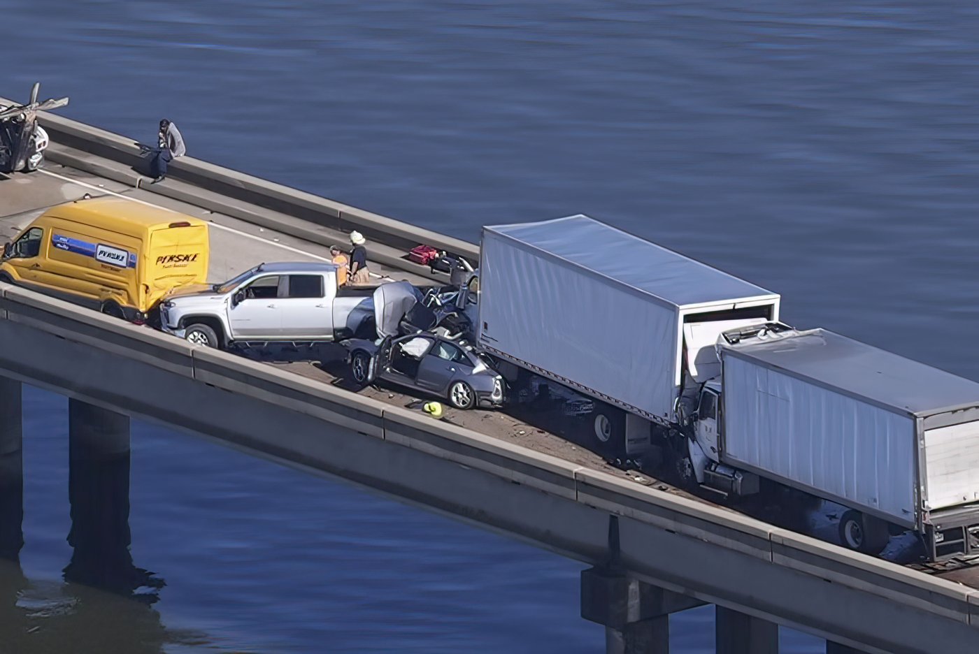 Multiple car crashes close 24-mile-long bridge outside of New Orleans after sudden fog | iNFOnews.ca Multiple car crashes close 24-mile-long bridge outside of New Orleans after sudden fog | iNFOnews.ca