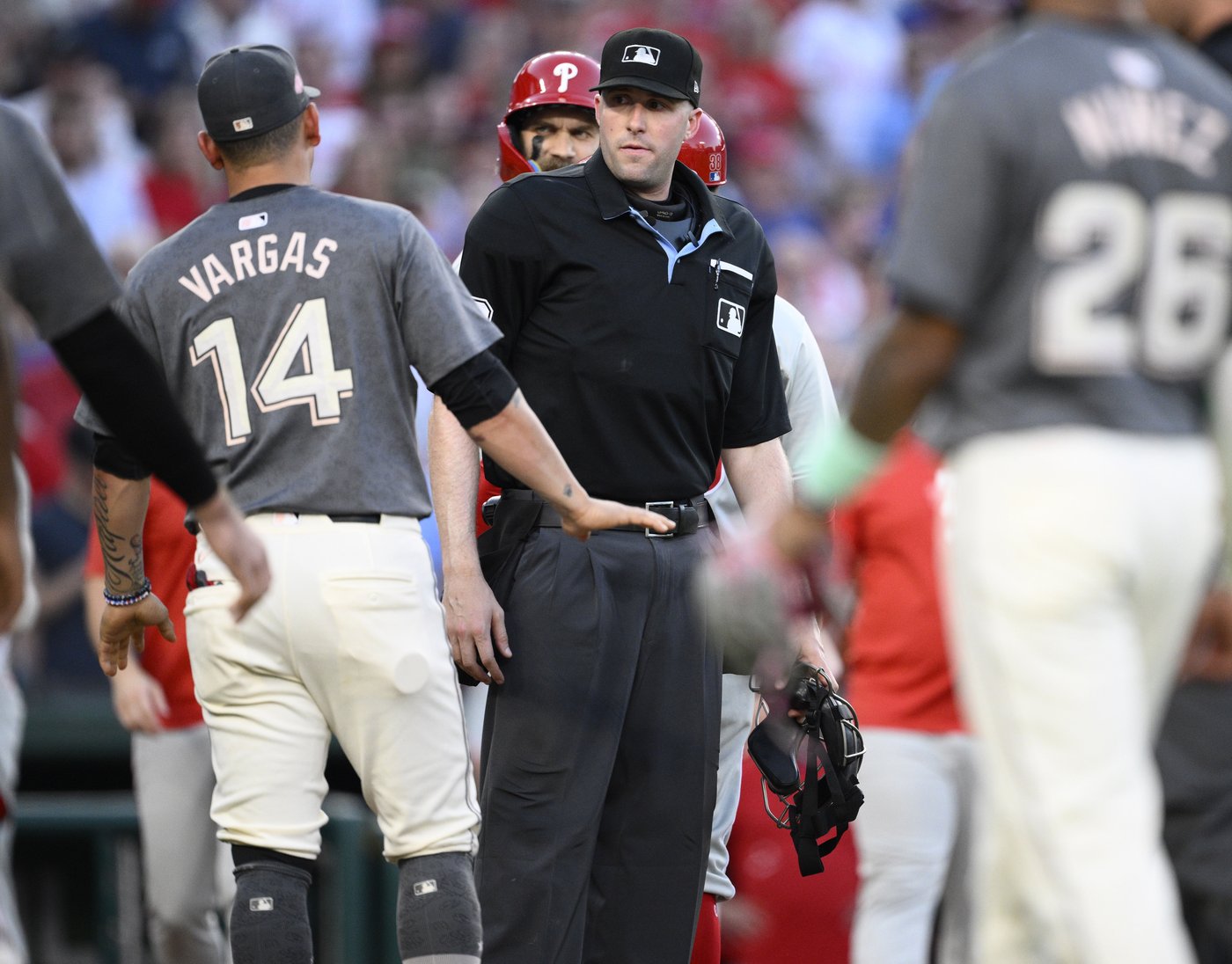 Six umpires to make LCS on-field debuts, with Dan Iassogna and Bill Miller serving as crew chiefs | iNFOnews.ca