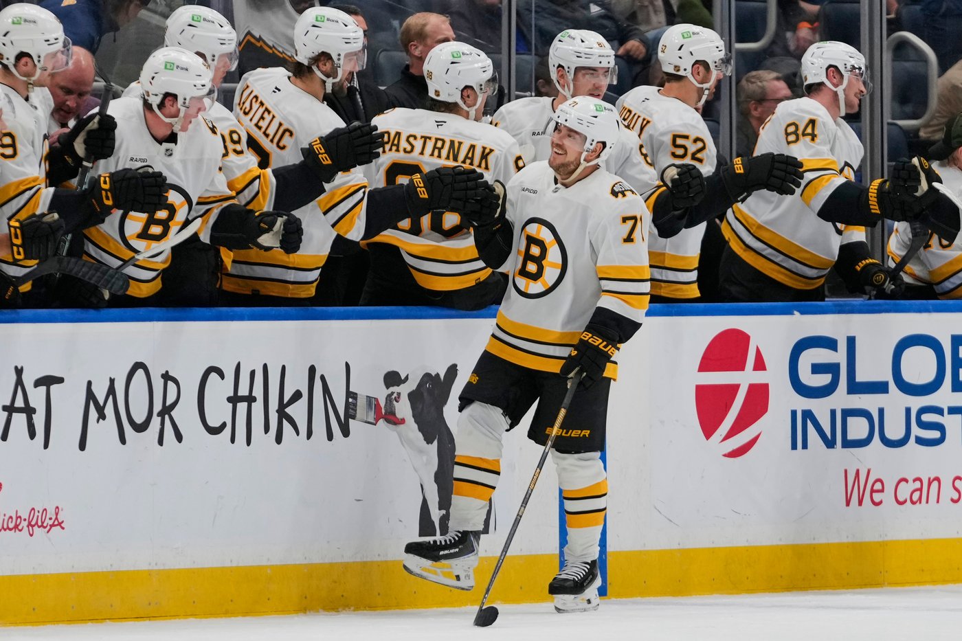 Khusnutdinov scores tying goal in 3rd, adds lone shootout goal in Bruins' 4-3 win over Islanders | iNFOnews.ca