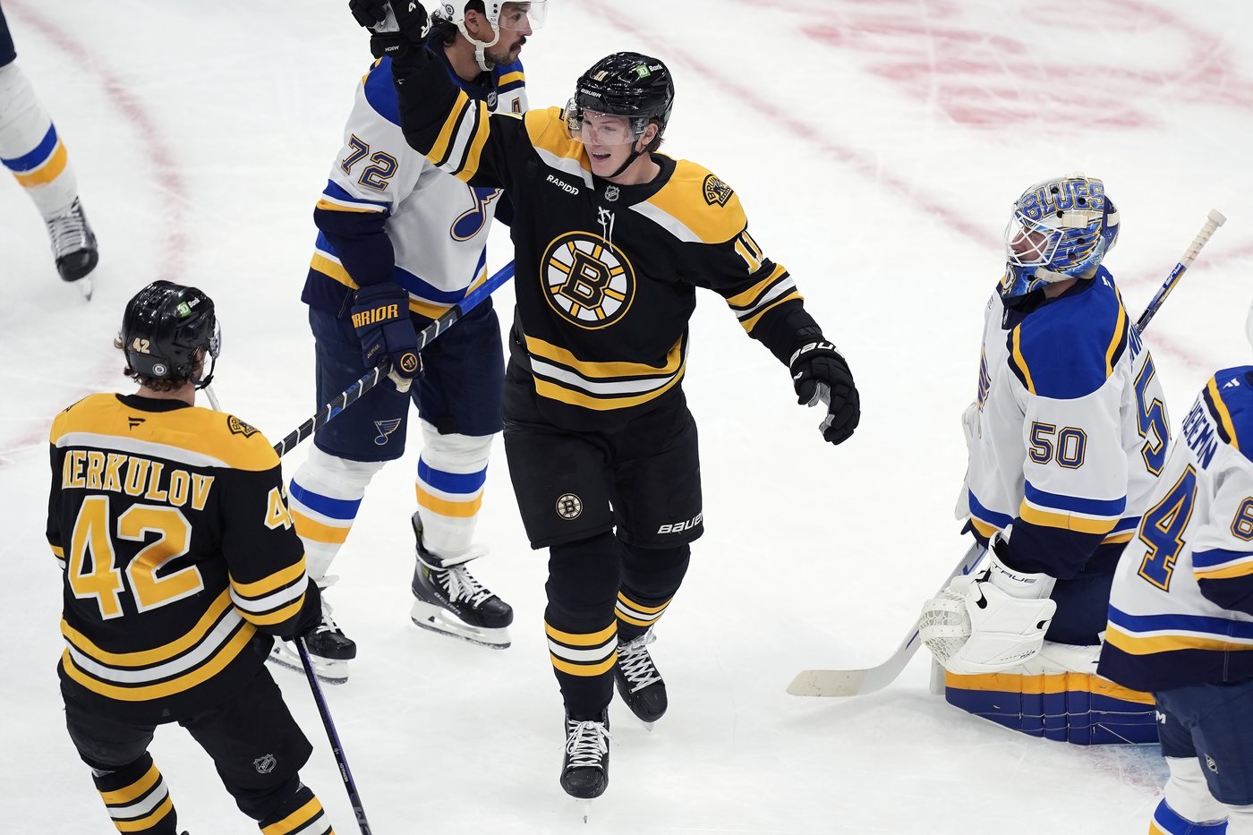 Brayden Schenn scores OT winner to lift the Blues over the Bruins, 3-2 | iNFOnews.ca