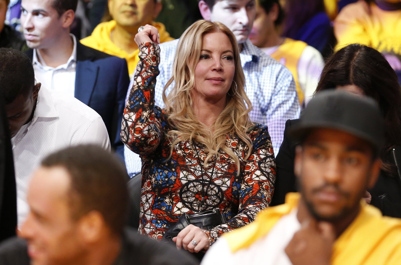 After a whopping sale, the Los Angeles Lakers will no longer be the Buss family business | iNFOnews.ca