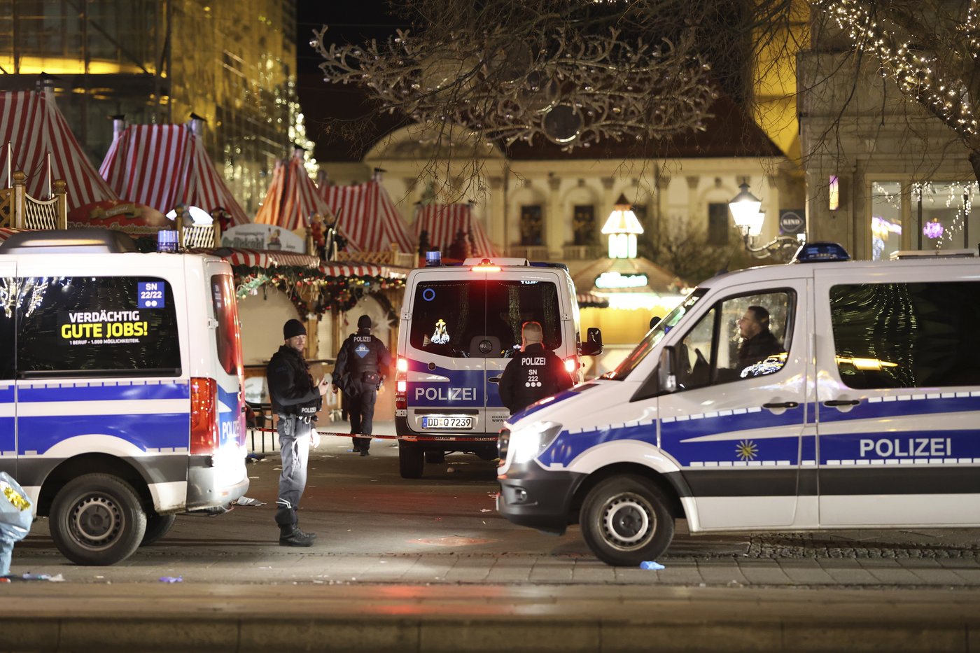 Germans mourn the 5 killed and 200 injured in the apparent attack on a Christmas market | iNFOnews.ca Germans mourn the 5 killed and 200 injured in the apparent attack on a Christmas market | iNFOnews.ca