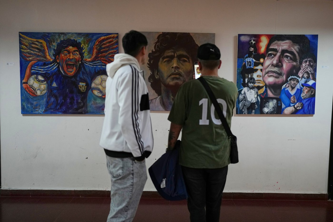 Fans chant 'Diego' as Buenos Aires university hosts first Maradona congress | iNFOnews.ca Fans chant 'Diego' as Buenos Aires university hosts first Maradona congress | iNFOnews.ca