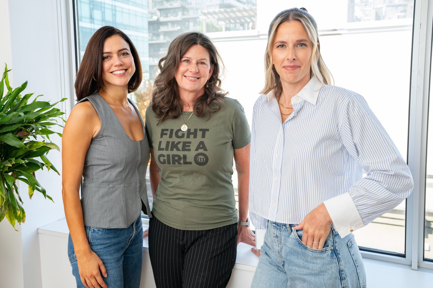 'Out Standing' examines sexism in the military, shocking Sandra Perron photo | iNFOnews.ca 'Out Standing' examines sexism in the military, shocking Sandra Perron photo | iNFOnews.ca