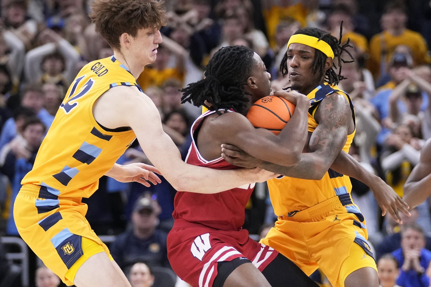 Jones scores 32 points to lead No. 5 Marquette past No. 11 Wisconsin, 88-74 | iNFOnews.ca