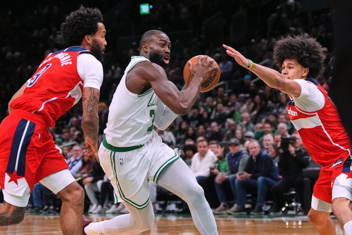 Brown scores 35 points in 26 minutes before watching Celtics coast to 136-107 win over Wizards | iNFOnews.ca Brown scores 35 points in 26 minutes before watching Celtics coast to 136-107 win over Wizards | iNFOnews.ca