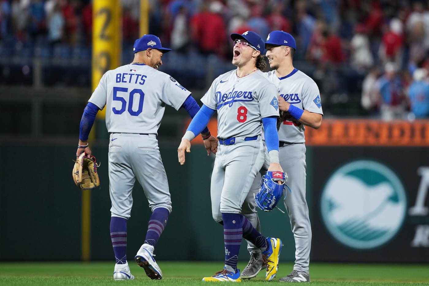 Dodgers hold off Phillies' rally; Brewers slug their way to a 2-0 series lead over Cubs | iNFOnews.ca Dodgers hold off Phillies' rally; Brewers slug their way to a 2-0 series lead over Cubs | iNFOnews.ca