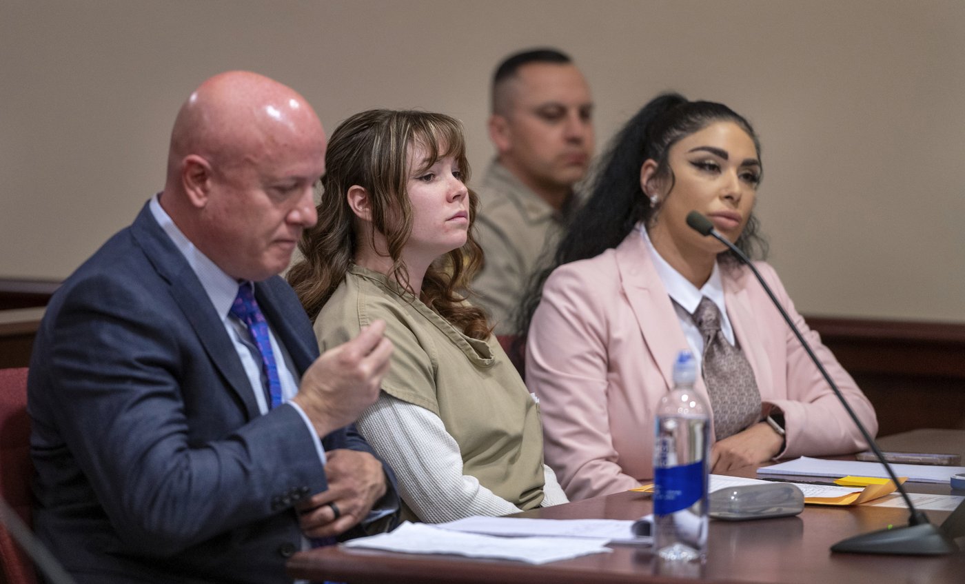 Judge prepares ruling on possible retrial of movie armorer in fatal set shooting by Alec Baldwin | iNFOnews.ca Judge prepares ruling on possible retrial of movie armorer in fatal set shooting by Alec Baldwin | iNFOnews.ca