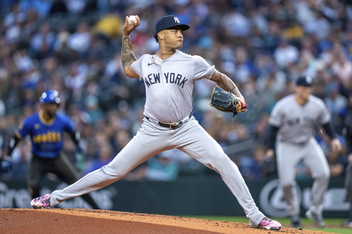 Pirates ace Paul Skenes and Yankees pitcher Luis Gil win Rookie of the Year awards | iNFOnews.ca
