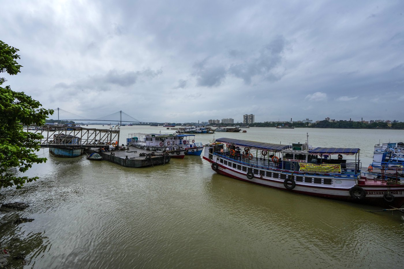 India evacuates hundreds of thousands of people and shuts schools as a tropical storm nears | iNFOnews.ca India evacuates hundreds of thousands of people and shuts schools as a tropical storm nears | iNFOnews.ca