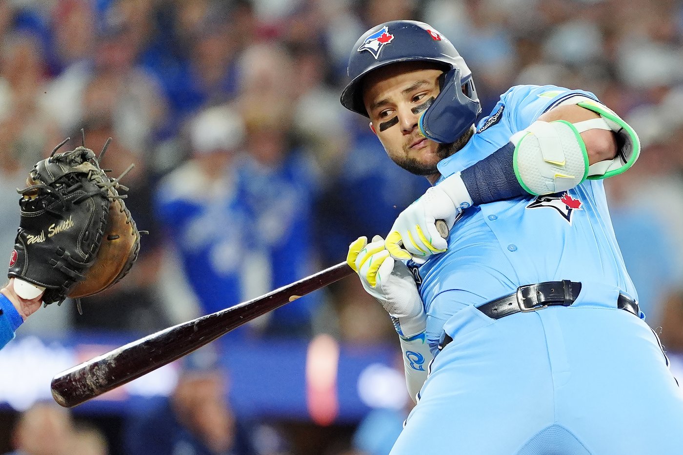 Photo Gallery: Dodgers beat Jays 3-1 to force Game 7 | iNFOnews.ca