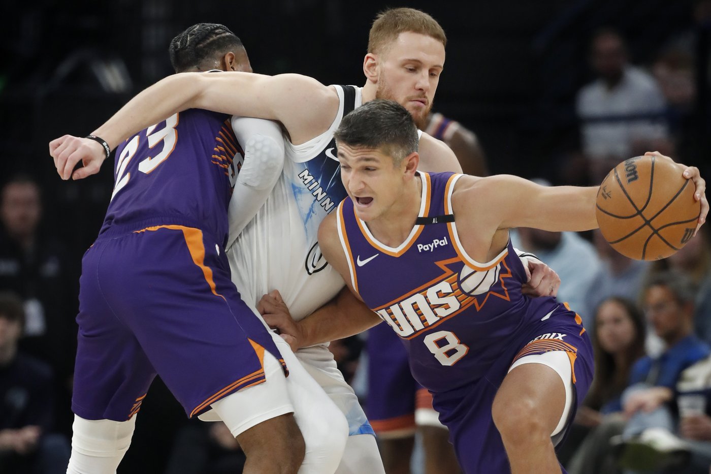 Randle hits 3 at the buzzer to lift Timberwolves over Booker, Suns with 120-117 win | iNFOnews.ca