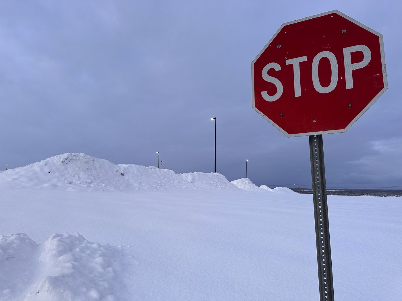 Great Lakes region braces for more snow while cleaning up after lake-effect storms | iNFOnews.ca