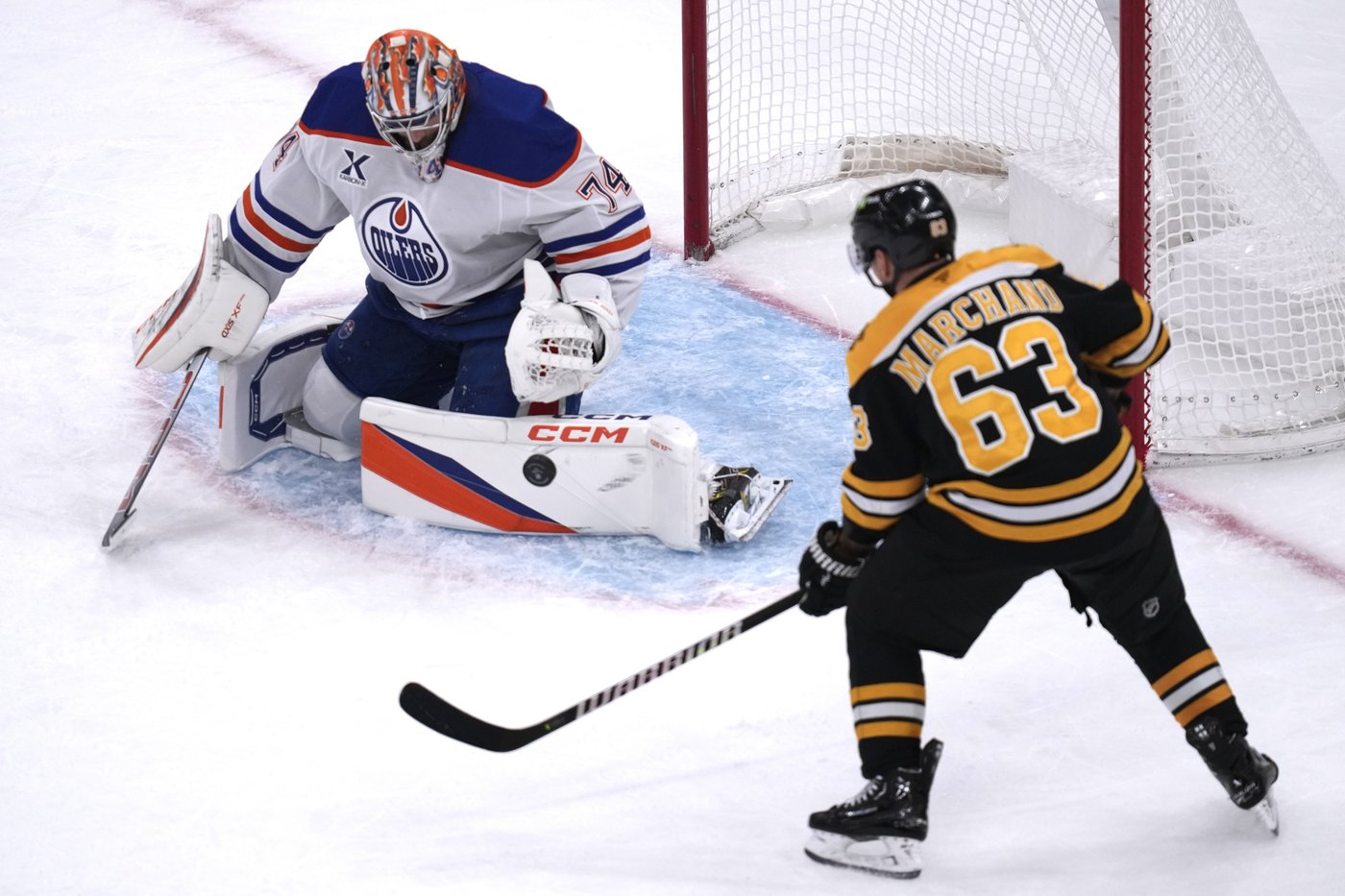 Henrique scores a pair as Oilers beat struggling Bruins 4-0 | iNFOnews.ca