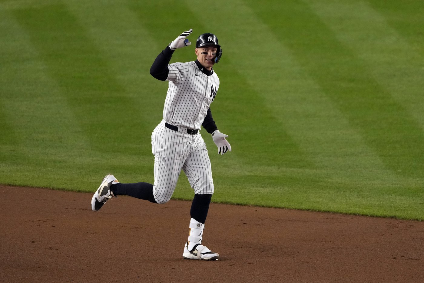 Judge hits first home run of this postseason and Yankees beat Guardians 6-3 for 2-0 ALCS lead | iNFOnews.ca Judge hits first home run of this postseason and Yankees beat Guardians 6-3 for 2-0 ALCS lead | iNFOnews.ca