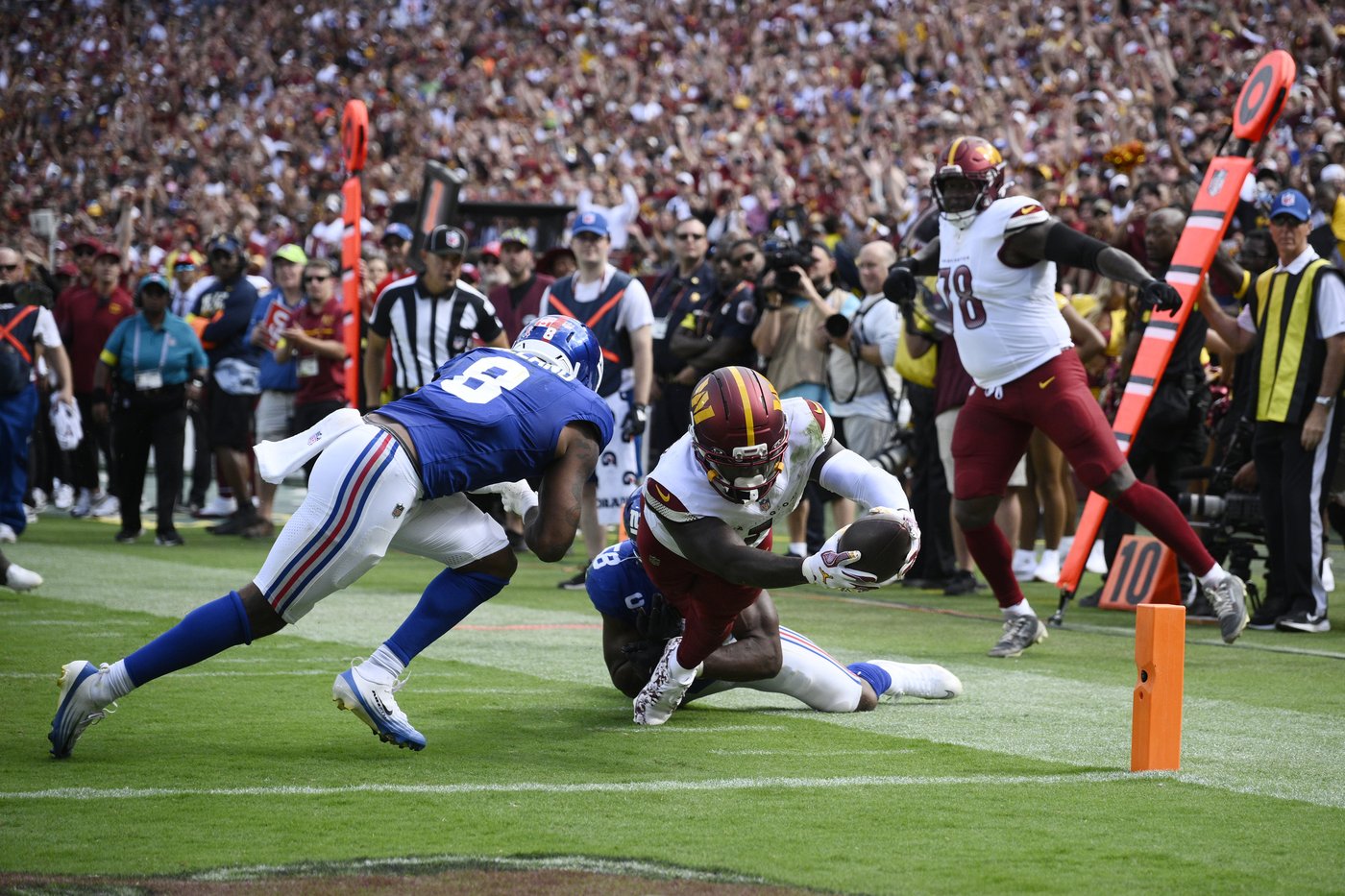 Samuel scores in Washington debut, and the Commanders stifle the Giants in a 21-6 win | iNFOnews.ca Samuel scores in Washington debut, and the Commanders stifle the Giants in a 21-6 win | iNFOnews.ca