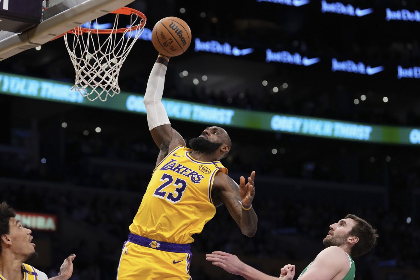 Anthony Davis, Austin Reaves propel Lakers to 117-96 victory over Celtics | iNFOnews.ca