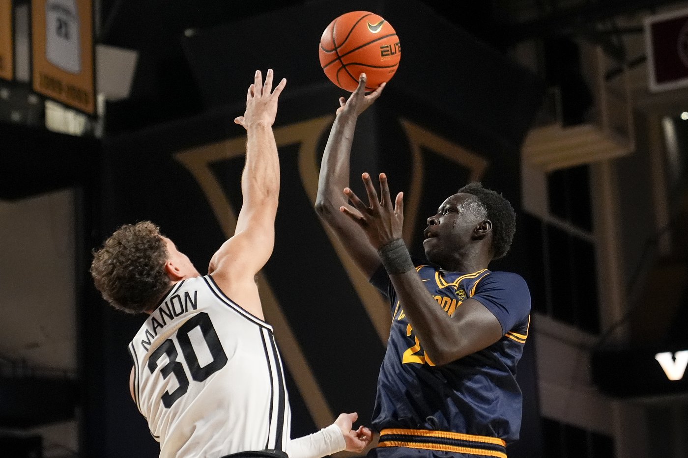 Edwards scores 14 of his 18 in the second half, Vanderbilt secures 18 steals in 85-69 win over Cal | iNFOnews.ca Edwards scores 14 of his 18 in the second half, Vanderbilt secures 18 steals in 85-69 win over Cal | iNFOnews.ca