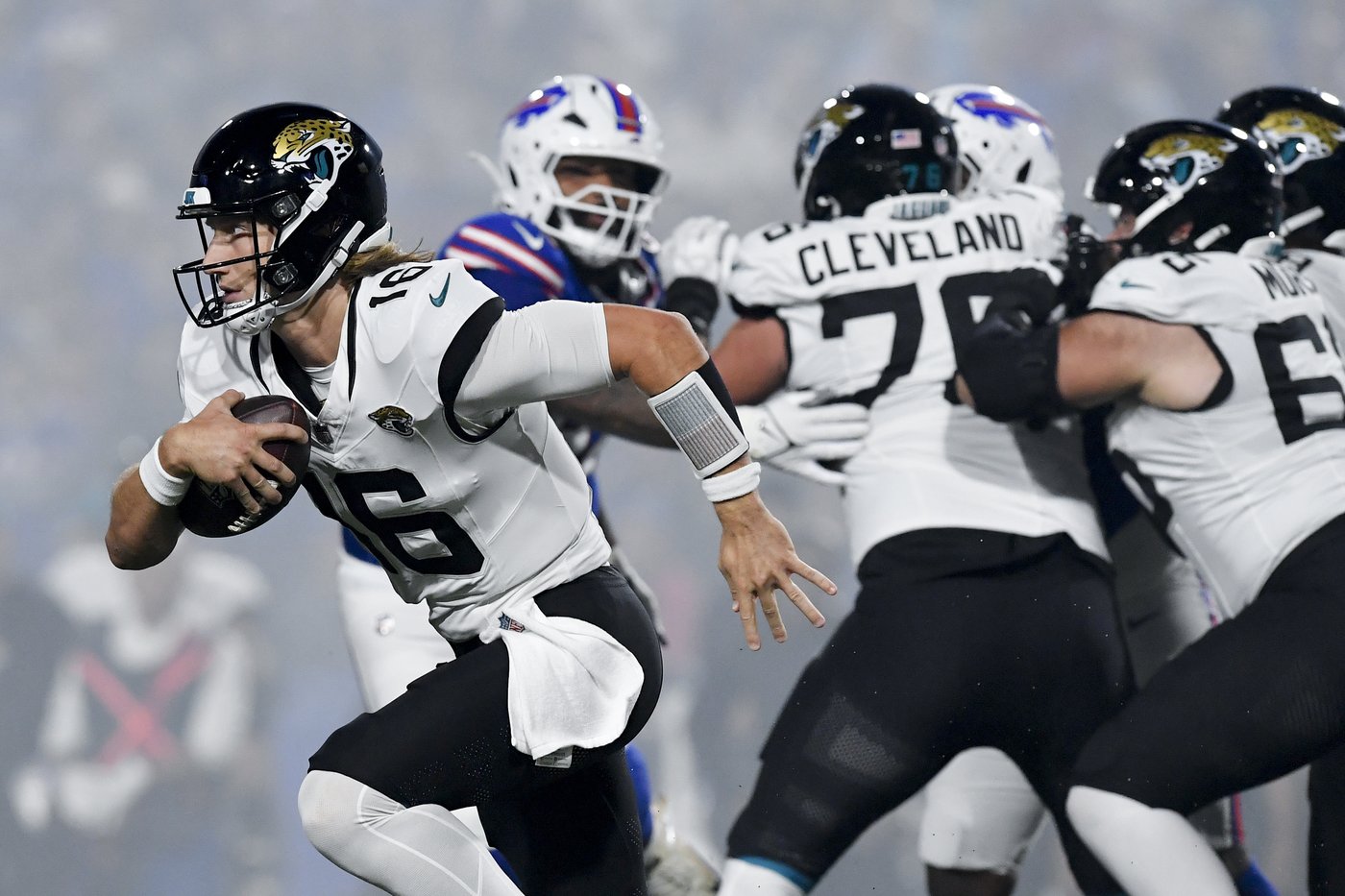 Josh Allen throws 4 TD passes and the Bills roll to a 47-10 win over the unraveling Jaguars | iNFOnews.ca
