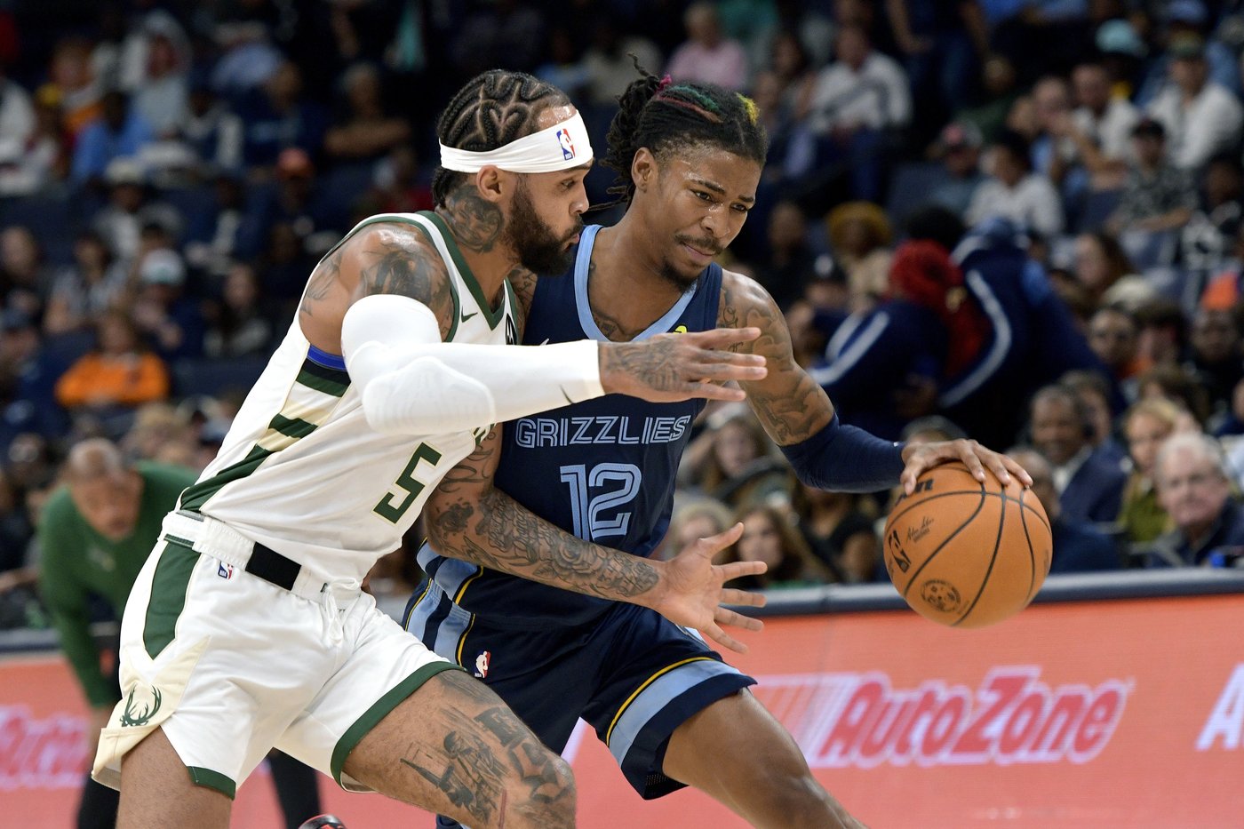 Morant's triple-double helps Grizzlies build big lead and coast to 122-99 victory over Bucks | iNFOnews.ca Morant's triple-double helps Grizzlies build big lead and coast to 122-99 victory over Bucks | iNFOnews.ca