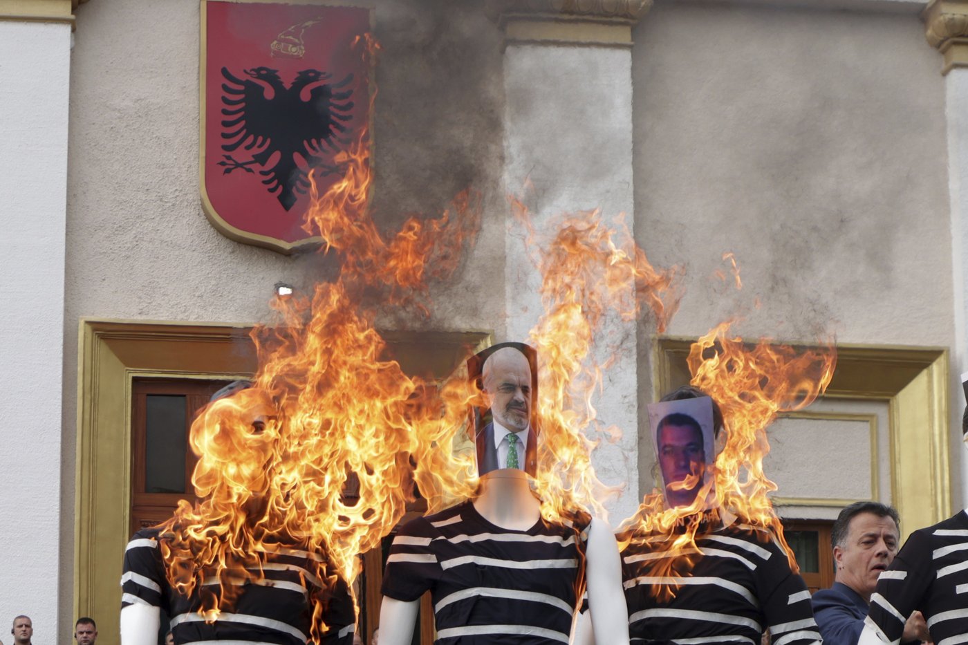 Albanian opposition MPs try to disrupt Parliament to protest a colleague's imprisonment | iNFOnews.ca Albanian opposition MPs try to disrupt Parliament to protest a colleague's imprisonment | iNFOnews.ca
