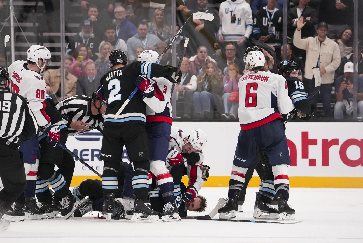 Ovechkin scores twice before leaving with apparent injury, leads Capitals past Utah 6-2 | iNFOnews.ca Ovechkin scores twice before leaving with apparent injury, leads Capitals past Utah 6-2 | iNFOnews.ca