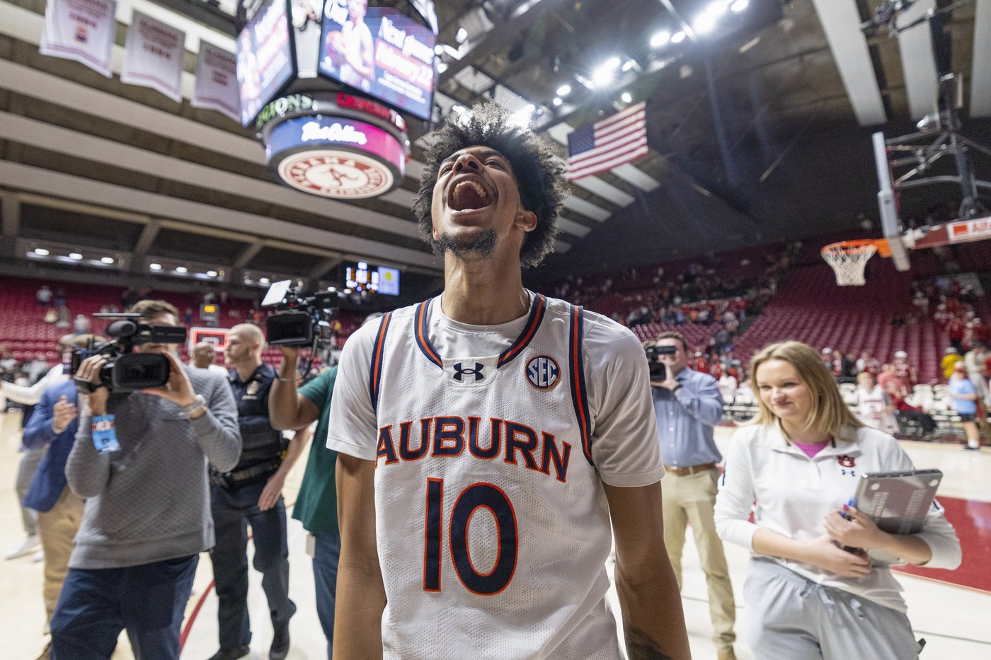 No. 1 Auburn edges No. 2 Alabama in a showdown of top-ranked teams; a rematch is set for March 8 | iNFOnews.ca No. 1 Auburn edges No. 2 Alabama in a showdown of top-ranked teams; a rematch is set for March 8 | iNFOnews.ca