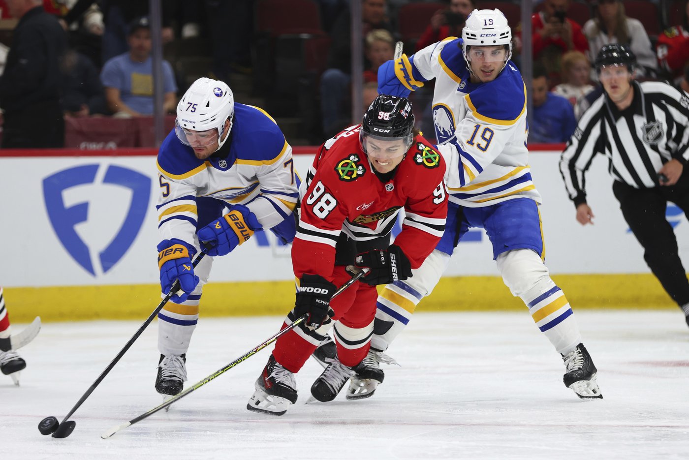 Peterka, Thompson lead Sabres past Blackhawks 4-2 | iNFOnews.ca