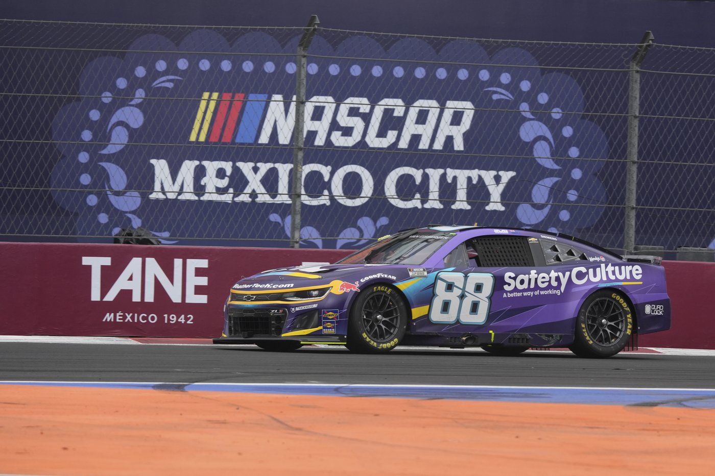 Van Gisbergen's emotional win in Mexico City locks him into NASCAR playoffs | iNFOnews.ca Van Gisbergen's emotional win in Mexico City locks him into NASCAR playoffs | iNFOnews.ca