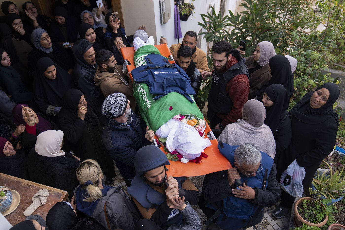 A fourth infant dies of the winter cold in Gaza as families share blankets in seaside tents | iNFOnews.ca A fourth infant dies of the winter cold in Gaza as families share blankets in seaside tents | iNFOnews.ca