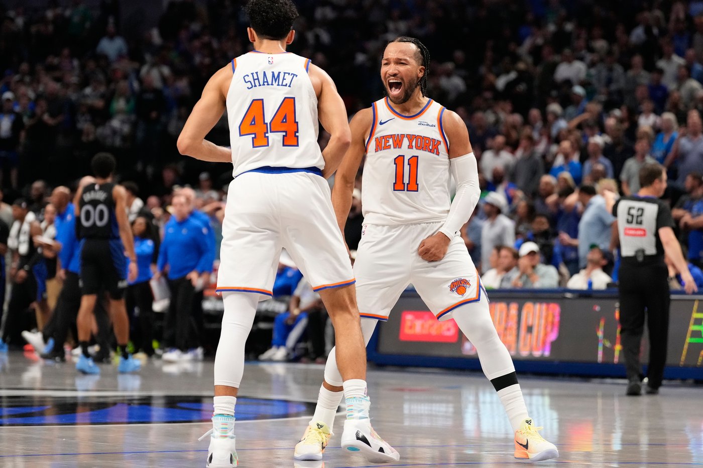 Jalen Brunson returns after missing two games with ankle sprain, leads Knicks past Mavericks 113-111 | iNFOnews.ca