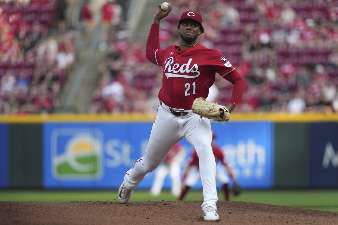 Reds ace Hunter Greene reports tightness in his groin and won't start his rehab assignment yet | iNFOnews.ca