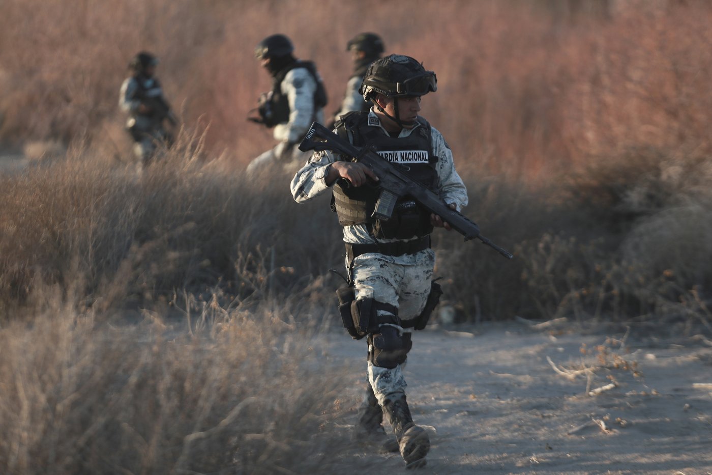 Mexico deploys the first of 10,000 National Guard troops to US border after Trump's tariff threat | iNFOnews.ca Mexico deploys the first of 10,000 National Guard troops to US border after Trump's tariff threat | iNFOnews.ca