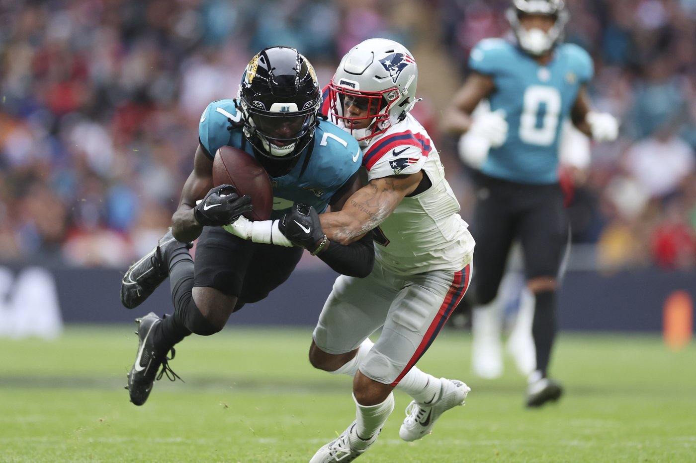 Bigsby scores 2 TDs as Jaguars show fight in 32-16 win over Patriots in London | iNFOnews.ca Bigsby scores 2 TDs as Jaguars show fight in 32-16 win over Patriots in London | iNFOnews.ca
