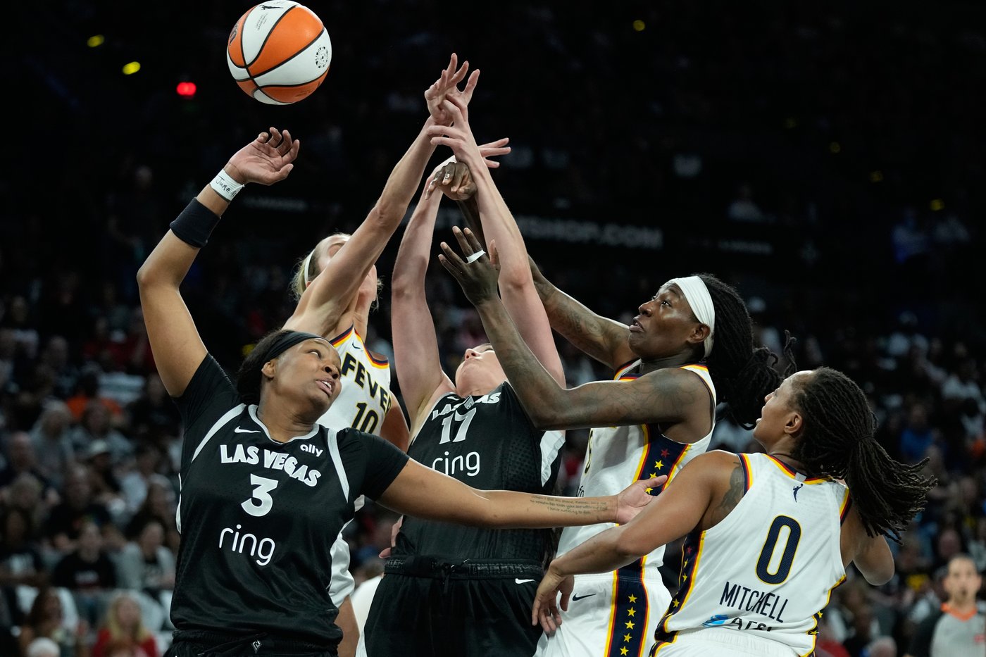 Fever's Kelsey Mitchell sent to hospital for leg cramping in Game 5 loss to Aces | iNFOnews.ca Fever's Kelsey Mitchell sent to hospital for leg cramping in Game 5 loss to Aces | iNFOnews.ca