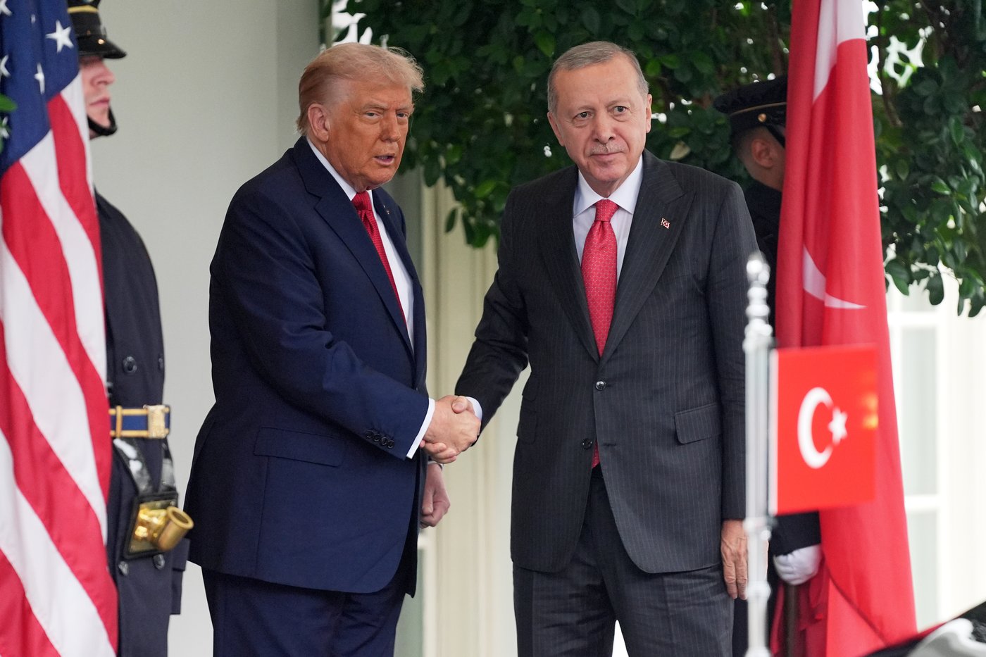 Trump hosts Turkey's Erdogan as the US considers lifting a ban on F-35 sales to the NATO ally | iNFOnews.ca Trump hosts Turkey's Erdogan as the US considers lifting a ban on F-35 sales to the NATO ally | iNFOnews.ca