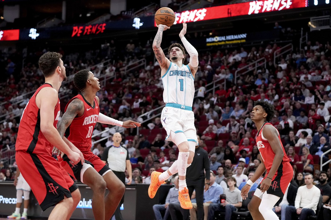 Ball has 34 points and 11 assists in return from ankle injury to lead Hornets over Rockets 110-105 | iNFOnews.ca Ball has 34 points and 11 assists in return from ankle injury to lead Hornets over Rockets 110-105 | iNFOnews.ca