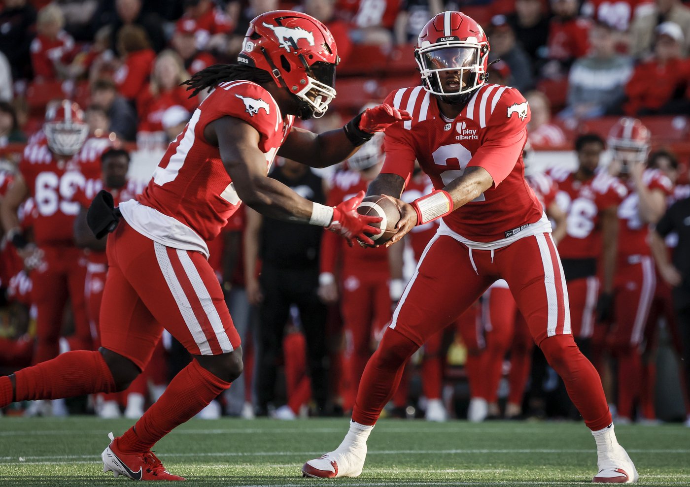 Calgary Stampeders hitch quarterback wagon to "Big-play VA" Vernon Adams Jr. | iNFOnews.ca