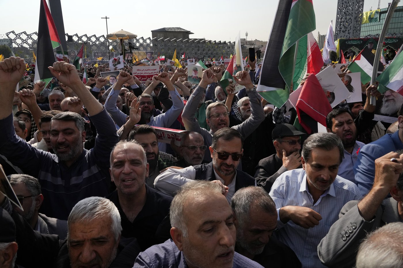 Middle East latest: Top leaders attend an Iranian Revolutionary Guard general's funeral | iNFOnews.ca Middle East latest: Top leaders attend an Iranian Revolutionary Guard general's funeral | iNFOnews.ca