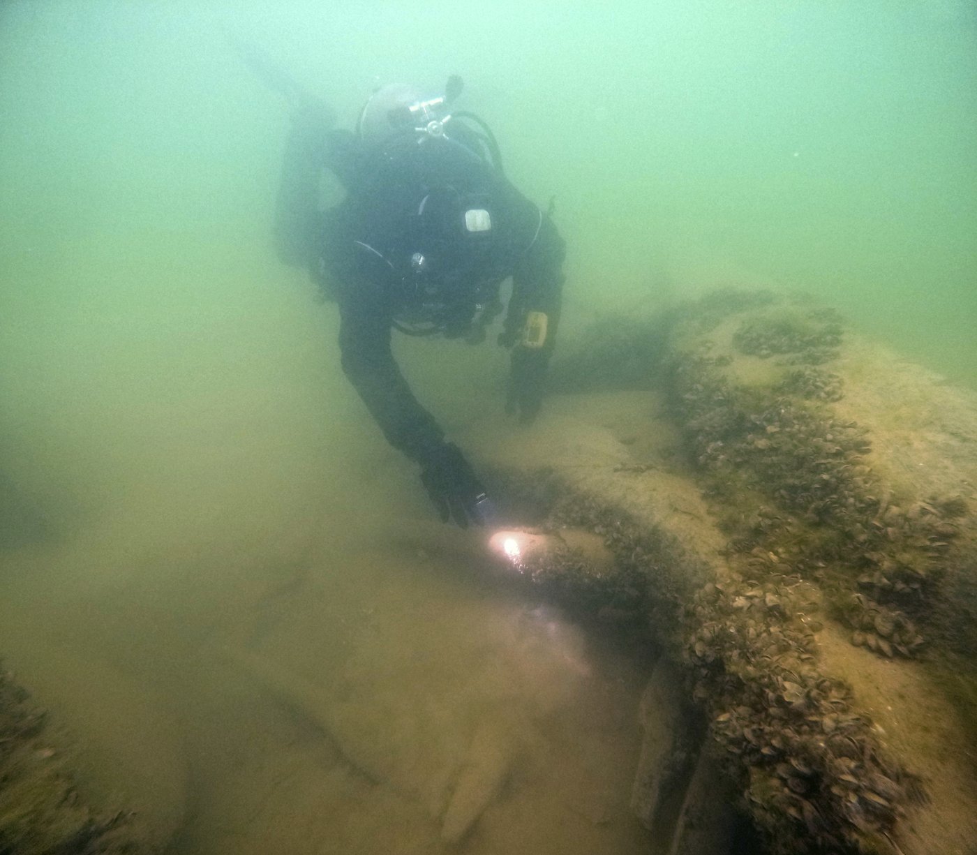 Angler fishing in Lake Michigan fog discovers remains of abandoned tugboat J.C. Ames | iNFOnews.ca Angler fishing in Lake Michigan fog discovers remains of abandoned tugboat J.C. Ames | iNFOnews.ca