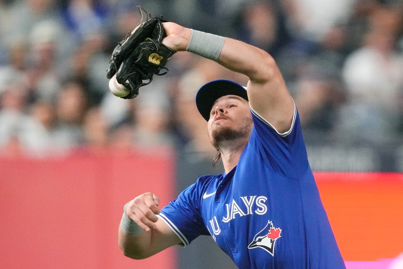 Up 5 runs, Blue Jays let AL Division Series sweep of Yankees slip out of their gloves | iNFOnews.ca Up 5 runs, Blue Jays let AL Division Series sweep of Yankees slip out of their gloves | iNFOnews.ca
