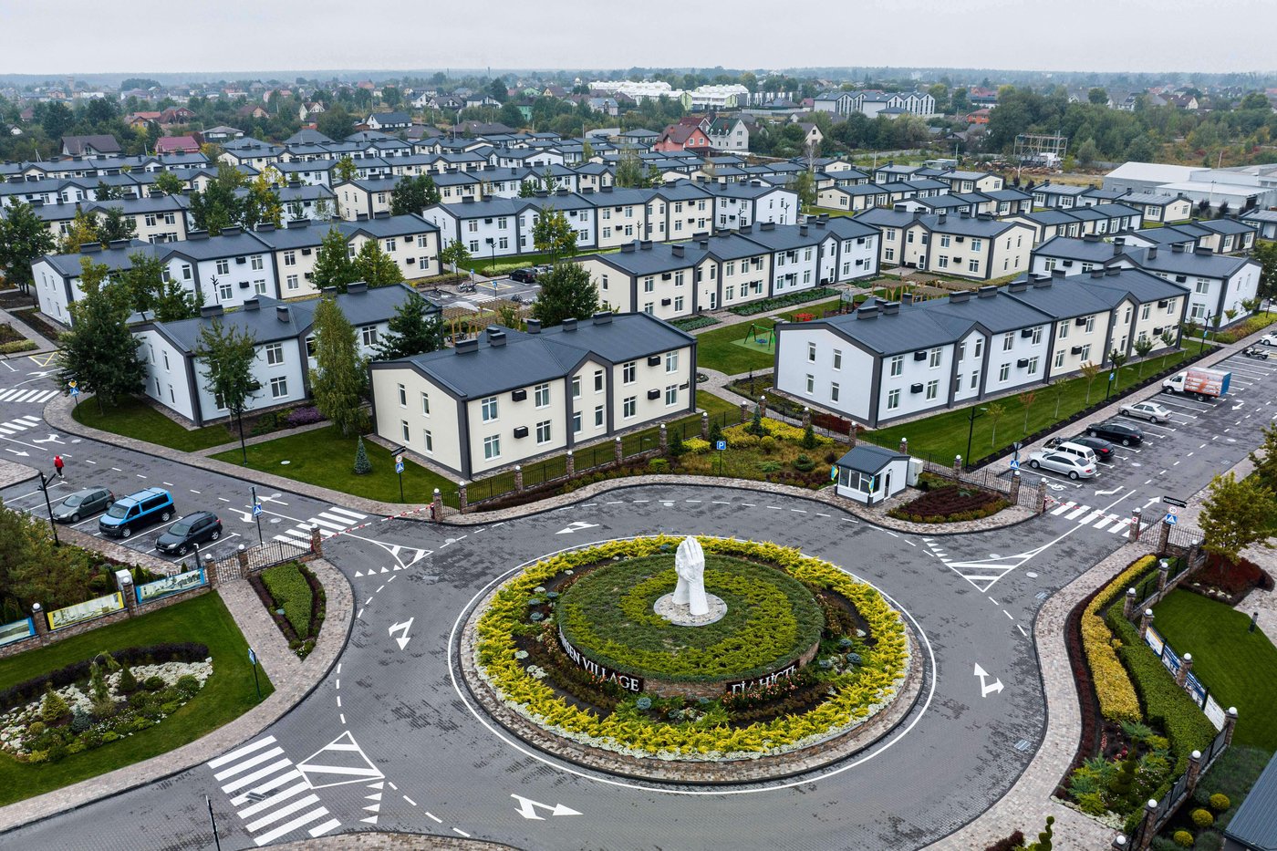 US developer builds homes for displaced Ukrainians, offering hope despite war and crisis | iNFOnews.ca