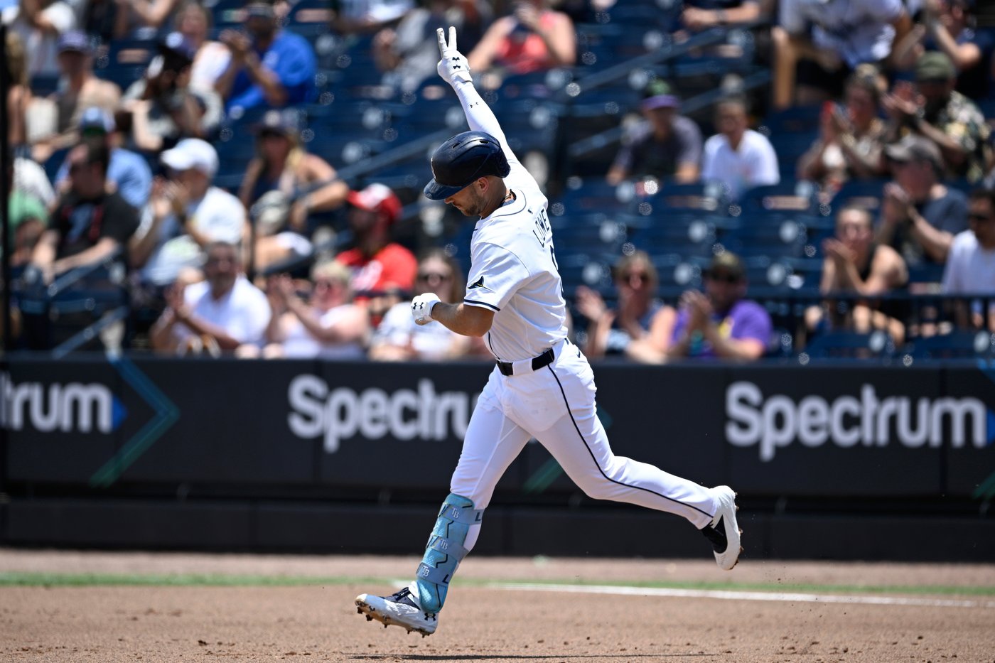 Rays rout Blue Jays 13-0 behind Lowe, Pepiot for 5-game winning streak | iNFOnews.ca