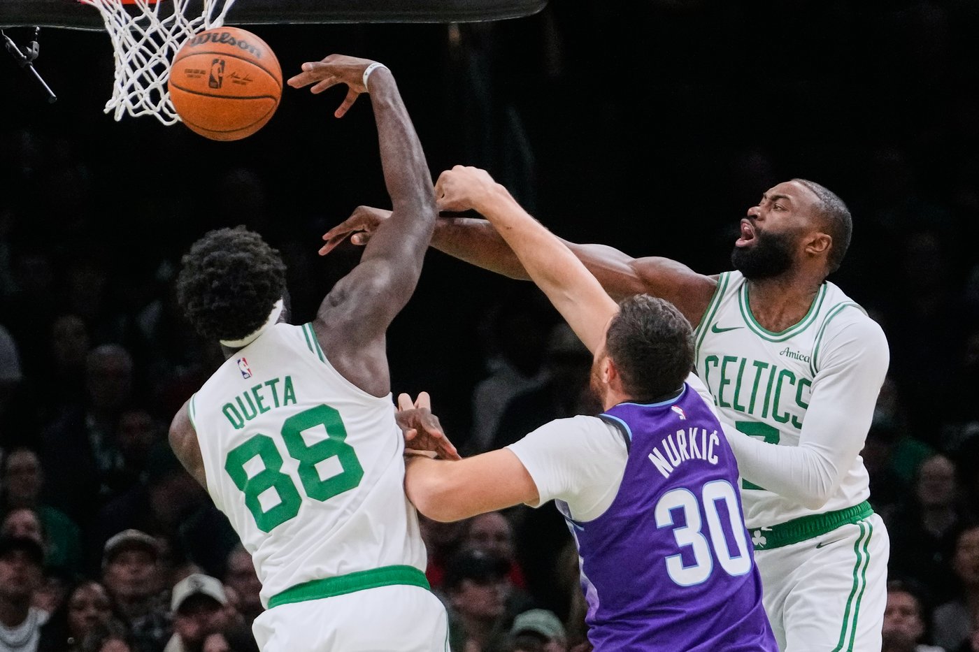 Jusuf Nurkic makes last-second putback to lift the Jazz past the Celtics, 105-103 | iNFOnews.ca