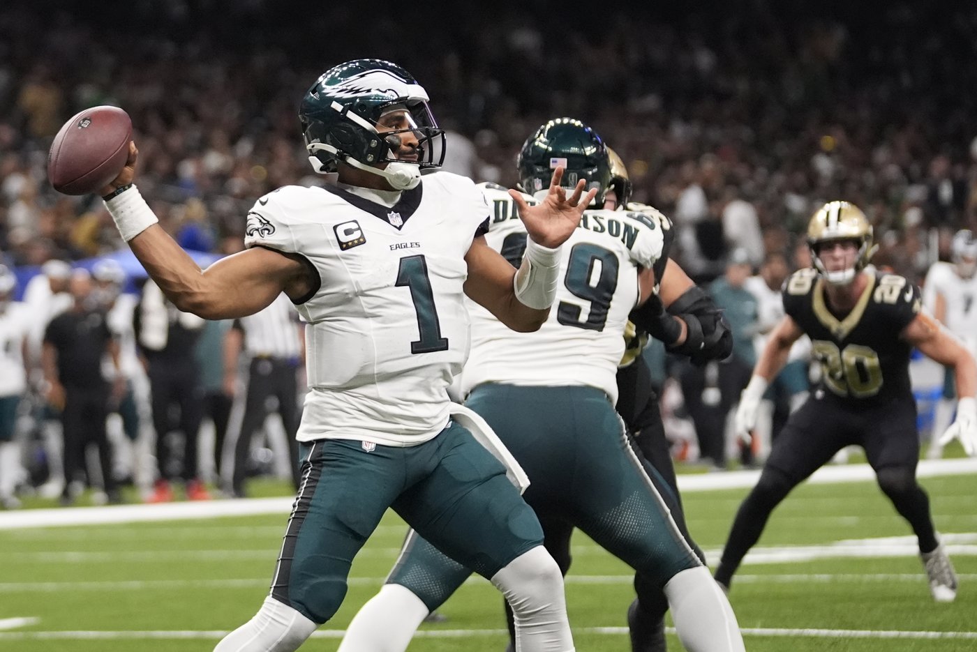 Saquon Barkley's 2 fourth-quarter TDs lift Eagles over Saints in a defensive 15-12 thriller | iNFOnews.ca Saquon Barkley's 2 fourth-quarter TDs lift Eagles over Saints in a defensive 15-12 thriller | iNFOnews.ca