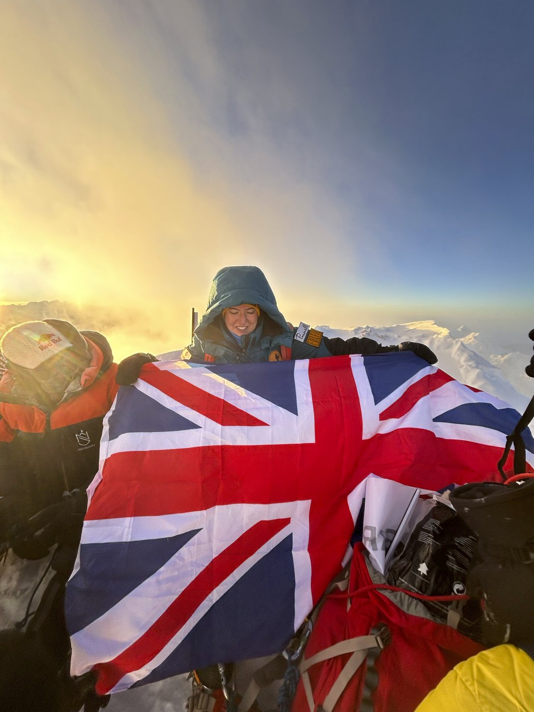 Youngest female to climb 14 tallest peaks says novice climbers should be regulated | iNFOnews.ca