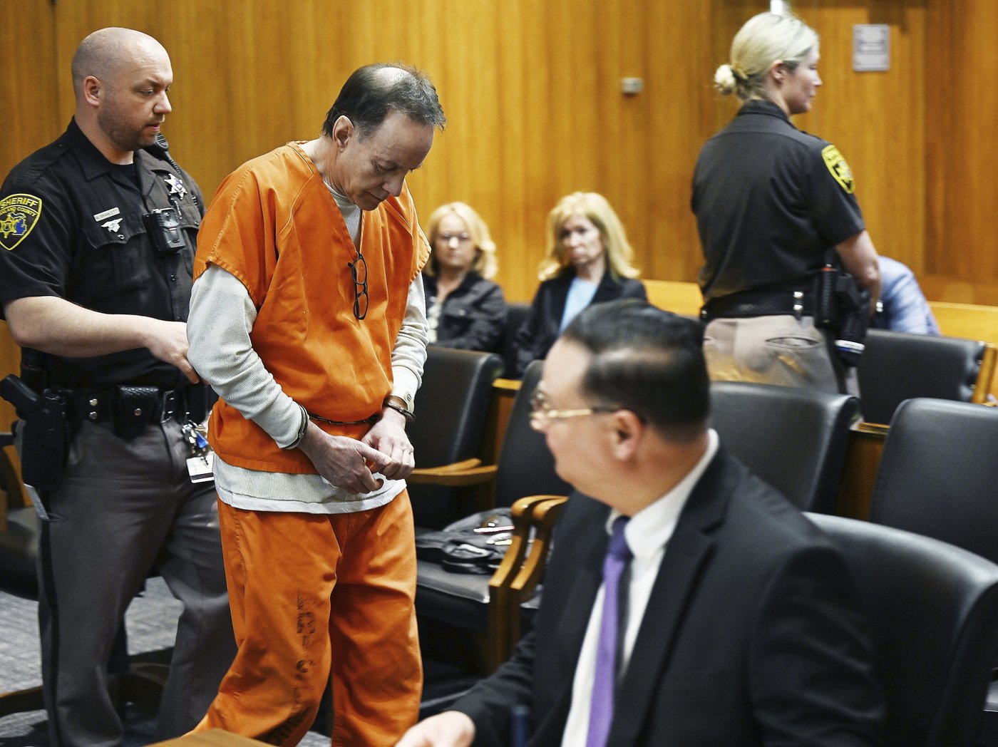 Michigan doctor who worked with youth hockey teams gets 10 years in prison for sex assault | iNFOnews.ca