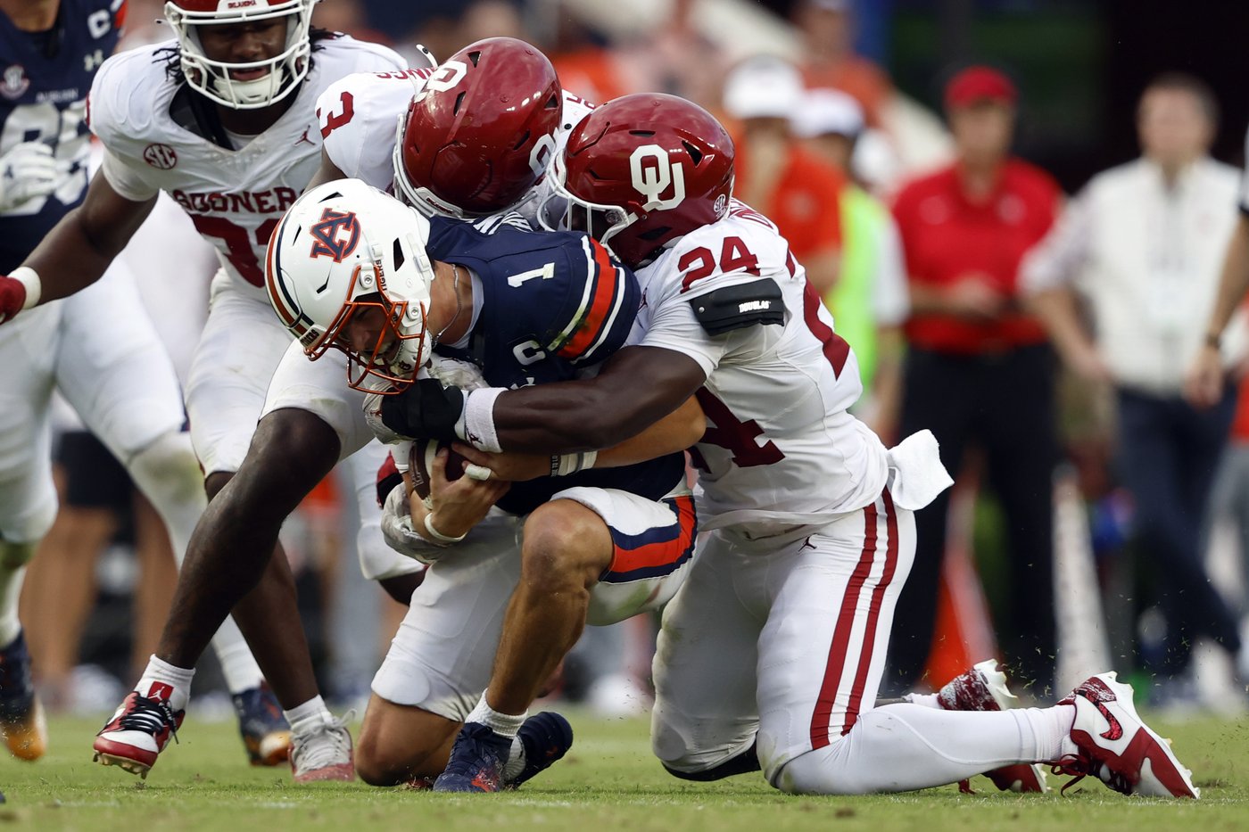 No. 5 Georgia in bounce-back mode facing Auburn in Deep South's oldest rivalry | iNFOnews.ca No. 5 Georgia in bounce-back mode facing Auburn in Deep South's oldest rivalry | iNFOnews.ca