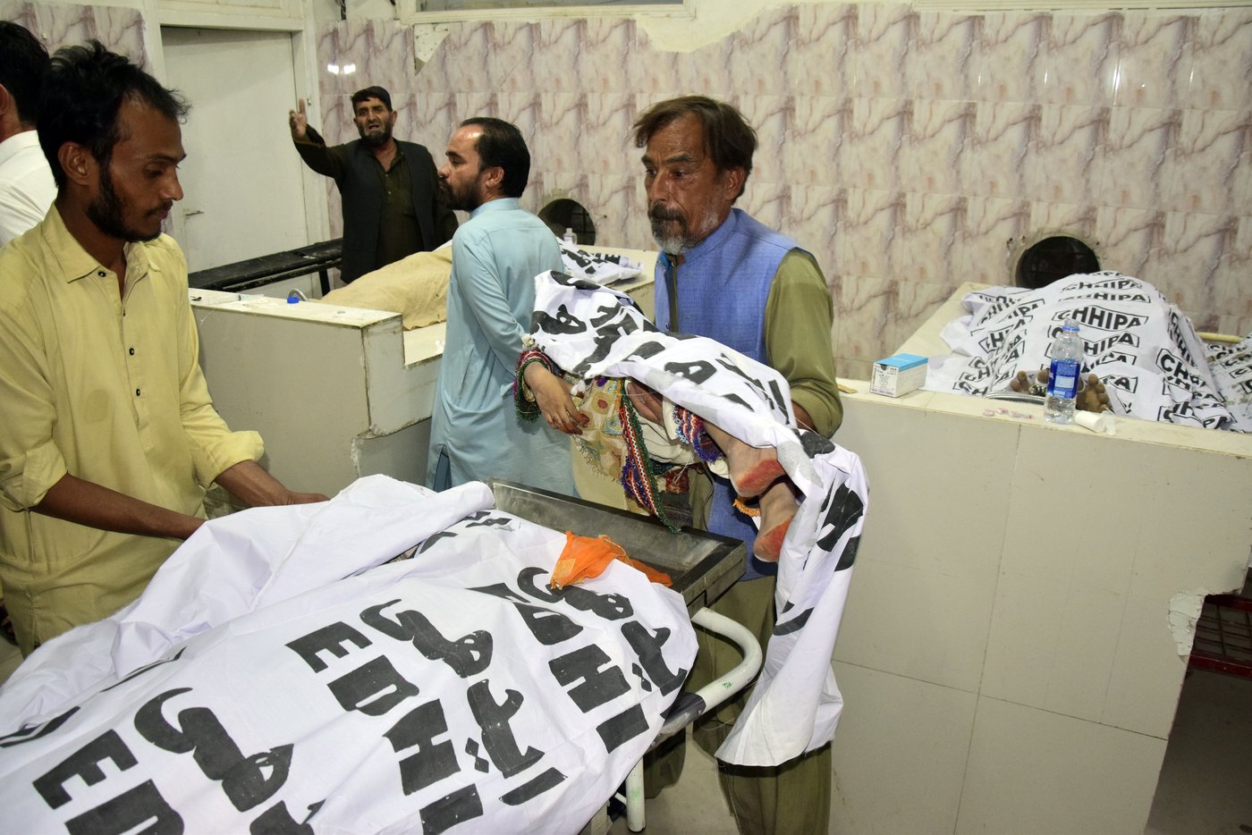 Bus full of wedding guests plunges into a ravine in southwestern Pakistan, killing 7 | iNFOnews.ca Bus full of wedding guests plunges into a ravine in southwestern Pakistan, killing 7 | iNFOnews.ca